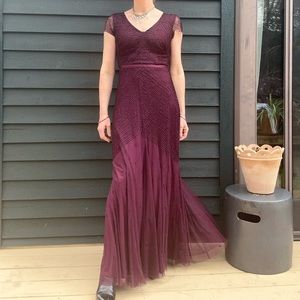 Adriana Papell beaded gown / Size 4